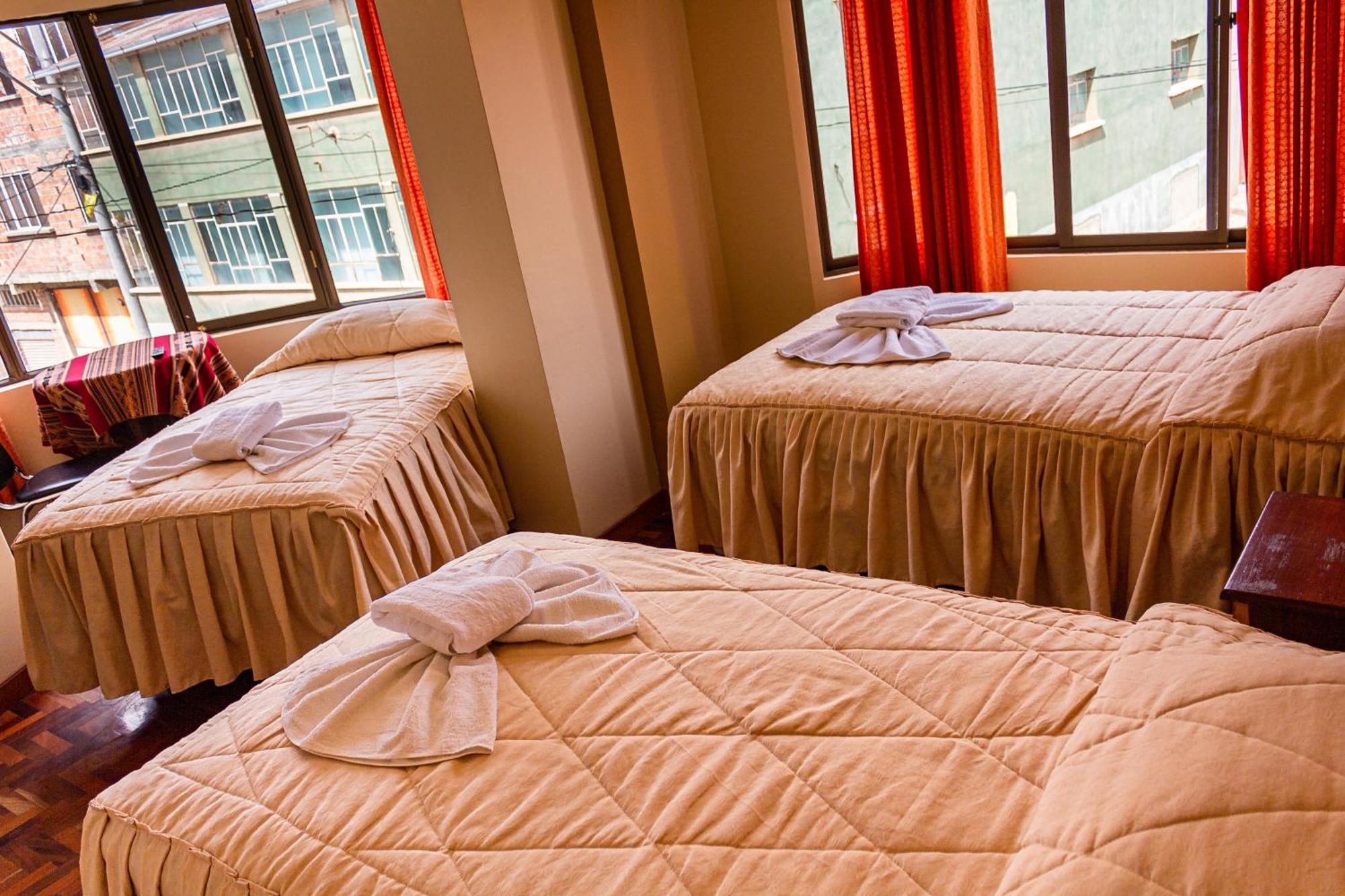 Hostal Sonia โกปากาบานา ภายนอก รูปภาพ